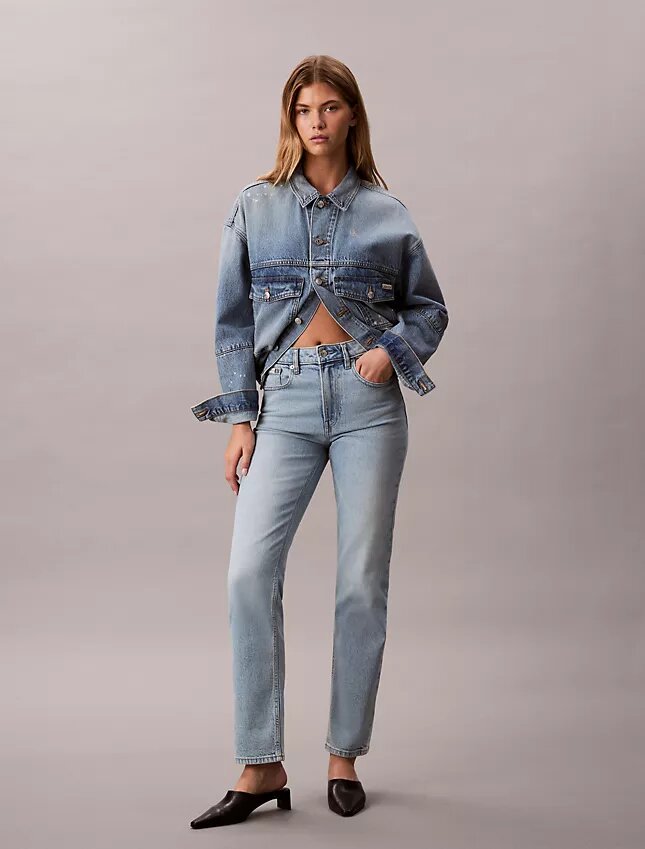 Jeans a vita alta e gamba dritta Jeans a vita alta e gamba dritta