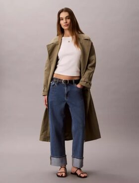 Jeans a vita alta e gamba dritta