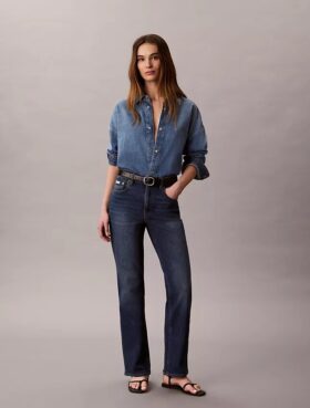 Jeans a vita alta e gamba dritta