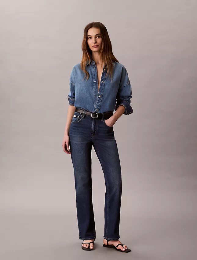 Jeans a vita alta e gamba dritta Jeans a vita alta e gamba dritta