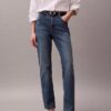 Jeans a vita alta e gamba dritta Jeans a vita alta e gamba dritta