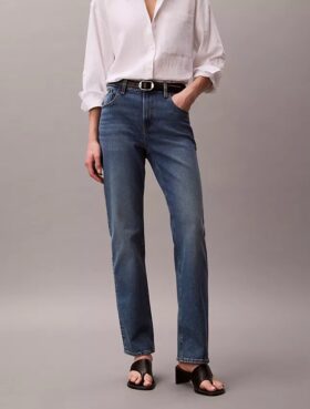 Jeans a vita alta e gamba dritta