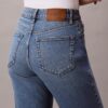 Jeans a vita alta e gamba dritta Jeans a vita alta e gamba dritta
