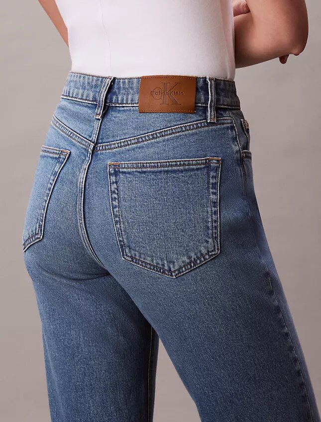 Jeans a vita alta e gamba dritta Jeans a vita alta e gamba dritta