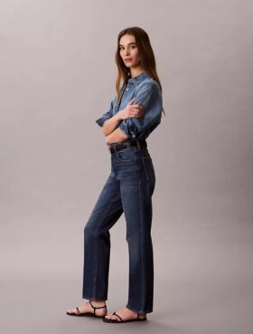 Jeans a vita alta e gamba dritta