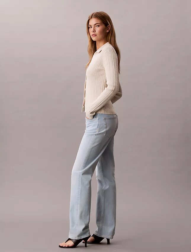 Jeans a vita alta e gamba dritta Jeans a vita alta e gamba dritta