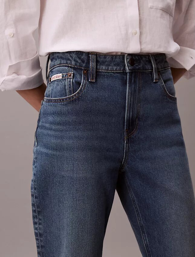Jeans a vita alta e gamba dritta Jeans a vita alta e gamba dritta