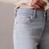 Jeans a vita alta e gamba dritta Jeans a vita alta e gamba dritta