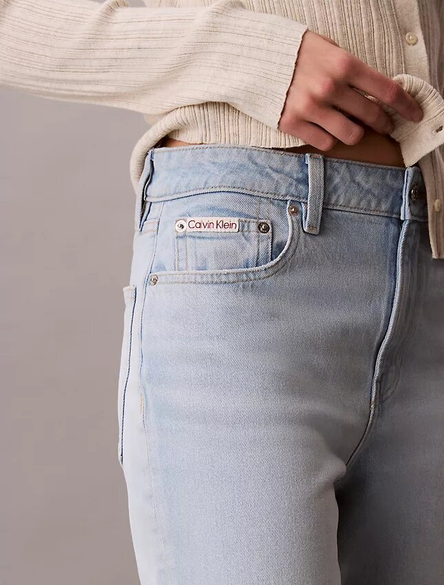 Jeans a vita alta e gamba dritta Jeans a vita alta e gamba dritta