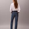 Jeans a vita alta e gamba dritta Jeans a vita alta e gamba dritta