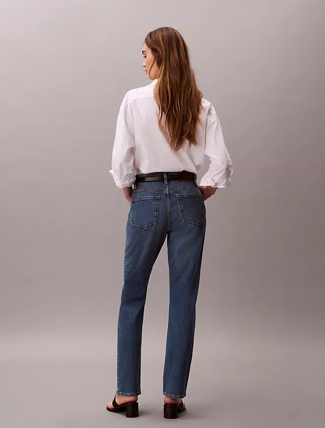 Jeans a vita alta e gamba dritta Jeans a vita alta e gamba dritta