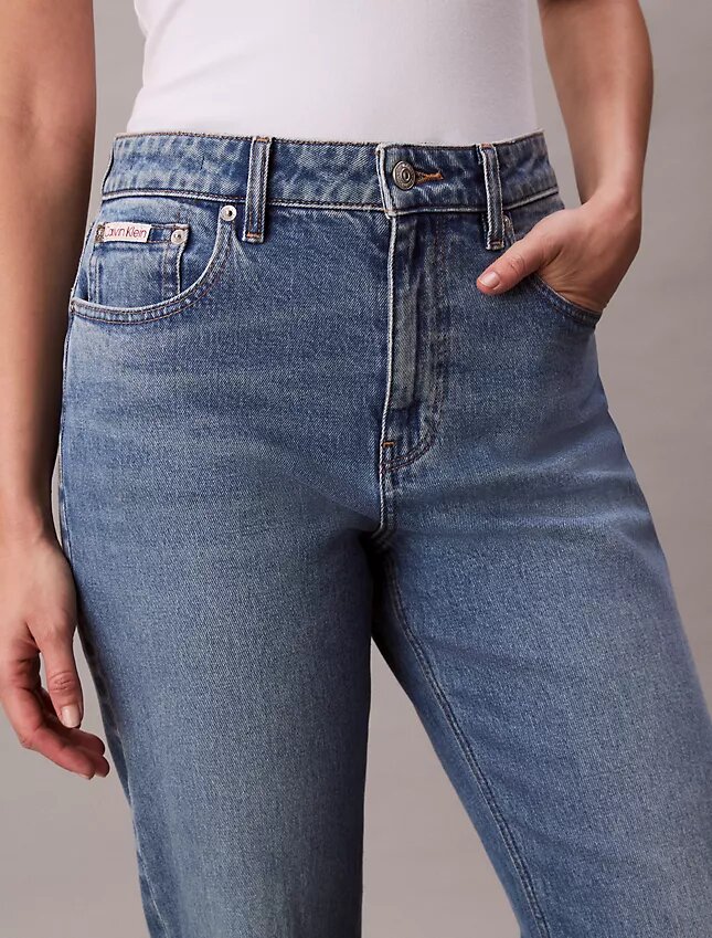 Jeans a vita alta e gamba dritta Jeans a vita alta e gamba dritta