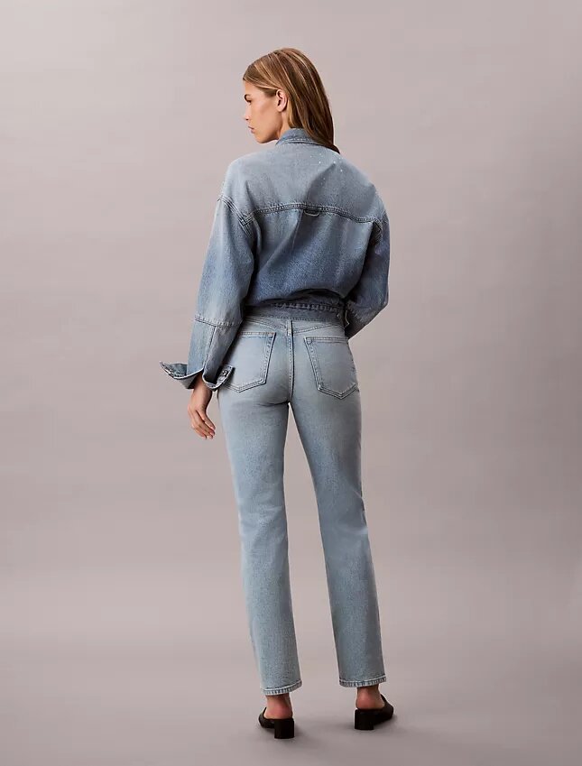 Jeans a vita alta e gamba dritta Jeans a vita alta e gamba dritta