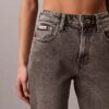 Jeans a vita alta e gamba dritta Jeans a vita alta e gamba dritta
