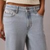 Jeans a vita alta e gamba dritta Jeans a vita alta e gamba dritta