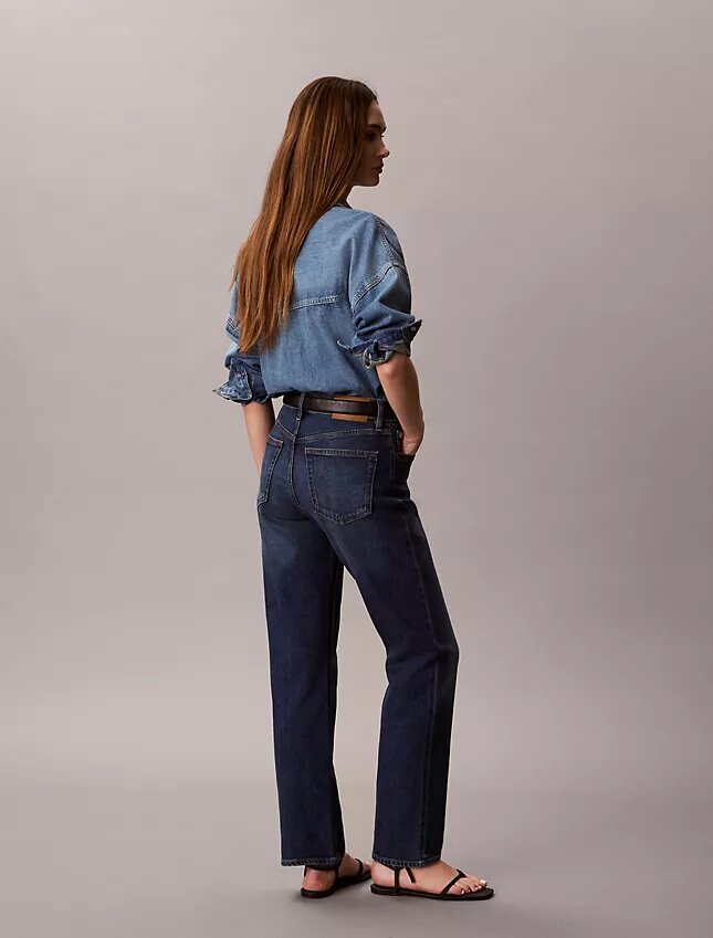 Jeans a vita alta e gamba dritta Jeans a vita alta e gamba dritta