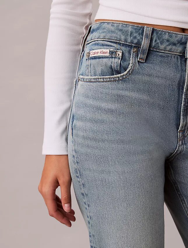Jeans a vita alta e gamba dritta Jeans a vita alta e gamba dritta