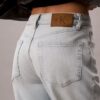 Jeans a vita alta e gamba dritta Jeans a vita alta e gamba dritta