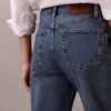 Jeans a vita alta e gamba dritta Jeans a vita alta e gamba dritta