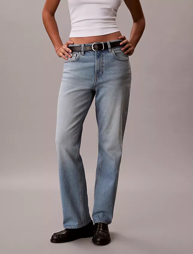 Jeans a vita alta e gamba dritta Jeans a vita alta e gamba dritta