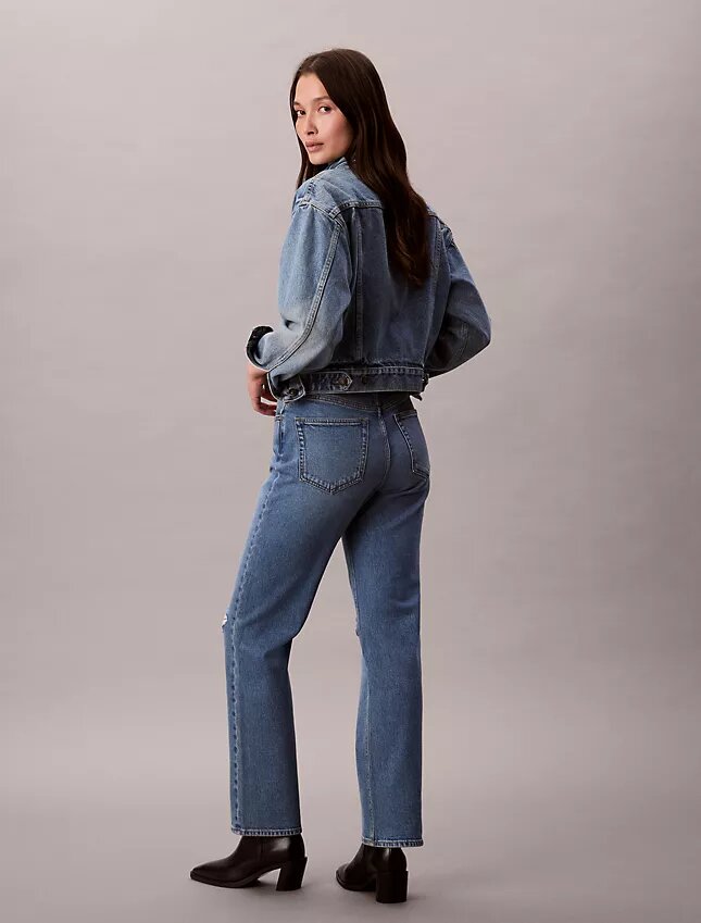 Jeans a vita alta e gamba dritta Jeans a vita alta e gamba dritta