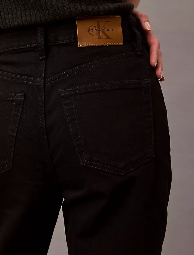 Jeans a vita alta e gamba dritta Jeans a vita alta e gamba dritta