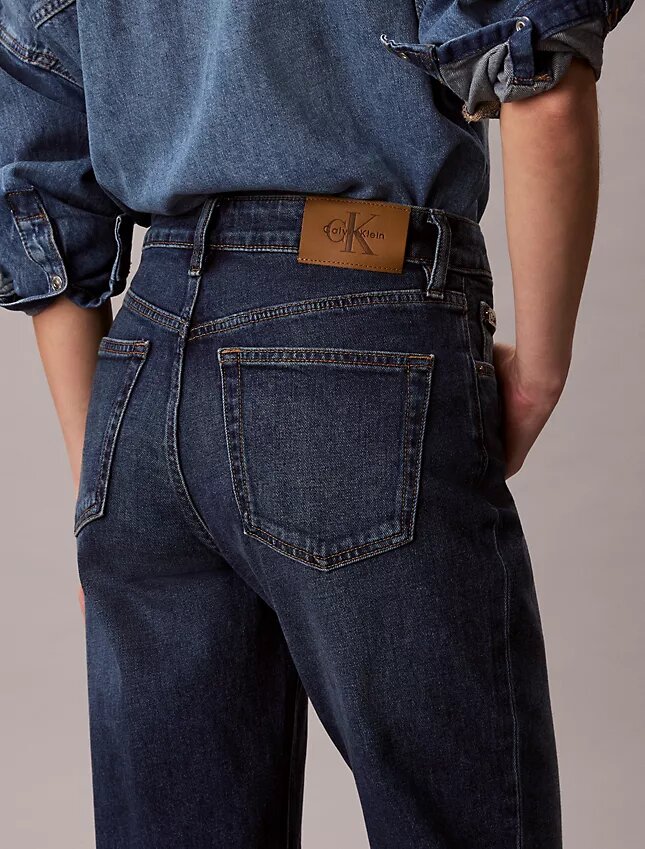Jeans a vita alta e gamba dritta Jeans a vita alta e gamba dritta