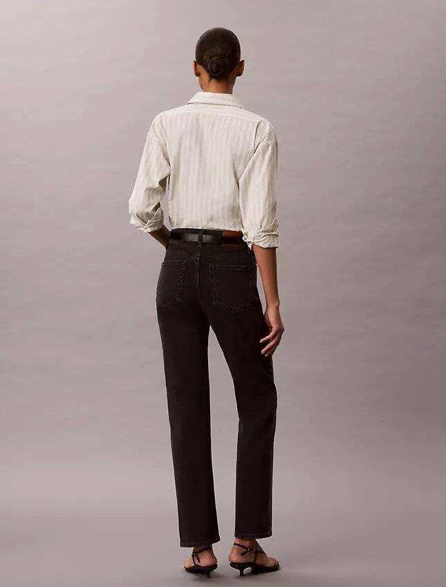Jeans a vita alta e gamba dritta Jeans a vita alta e gamba dritta