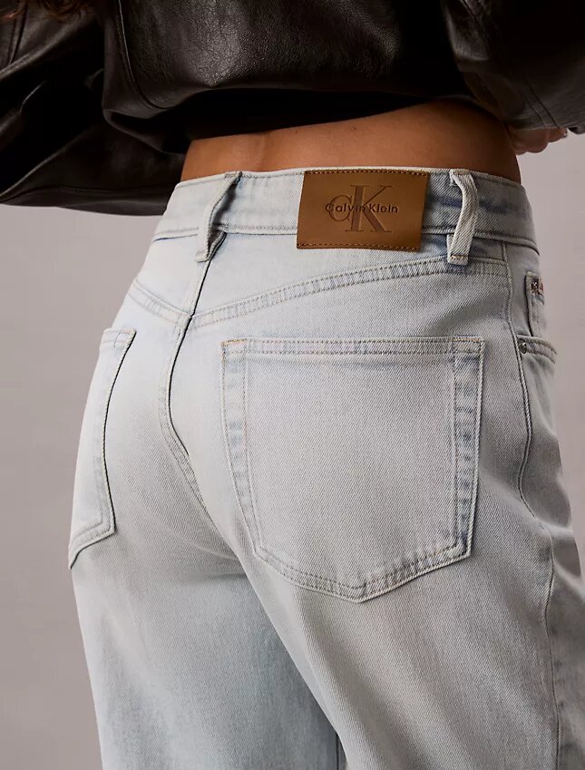 Jeans a vita alta e gamba dritta Jeans a vita alta e gamba dritta