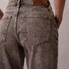 Jeans a vita alta e gamba dritta Jeans a vita alta e gamba dritta