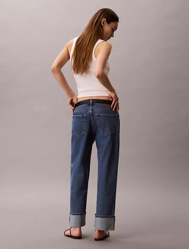 Jeans a vita alta e gamba dritta Jeans a vita alta e gamba dritta