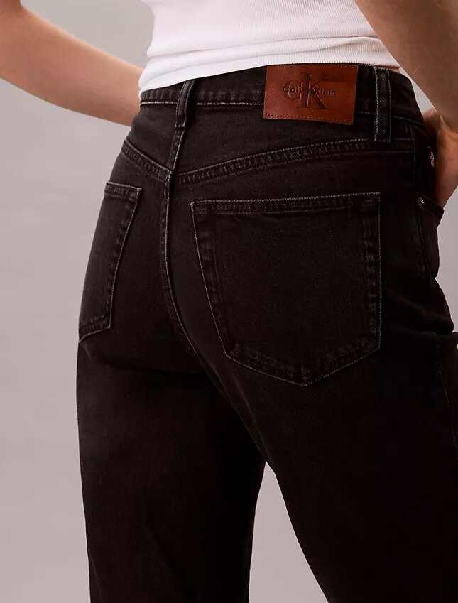 Jeans a vita alta e gamba dritta Jeans a vita alta e gamba dritta
