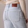 Jeans a vita alta e gamba dritta Jeans a vita alta e gamba dritta