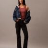 Jeans a vita media e gamba svasata