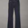 Jeans a vita media e gamba svasata