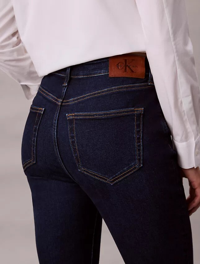 Jeans a zampa alta Jeans a zampa alta