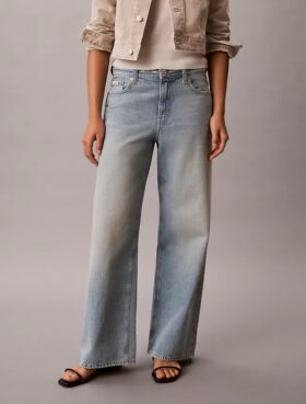 Jeans baggy a vita bassa con logo