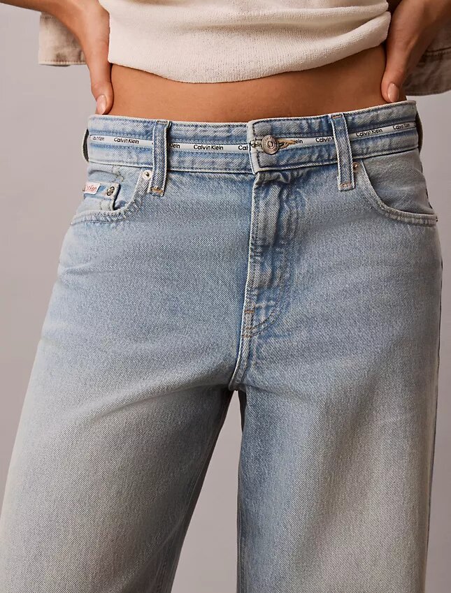 Jeans baggy a vita bassa con logo Jeans baggy a vita bassa con logo