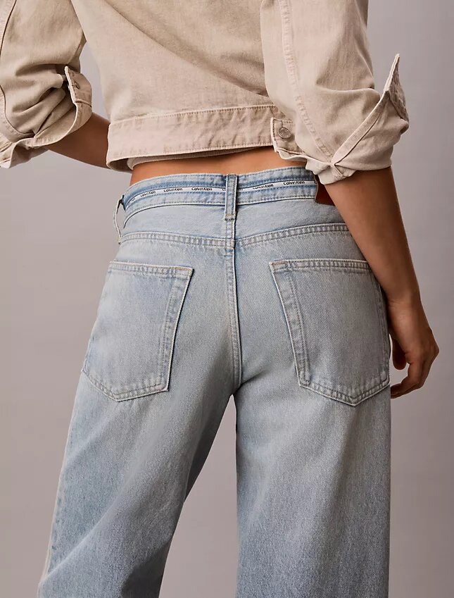 Jeans baggy a vita bassa con logo Jeans baggy a vita bassa con logo