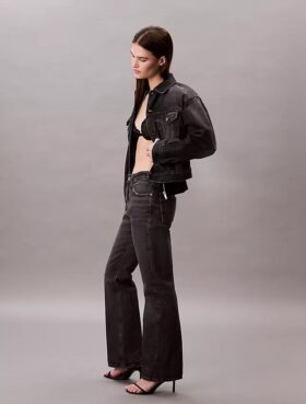 Jeans bootcut dal taglio morbido