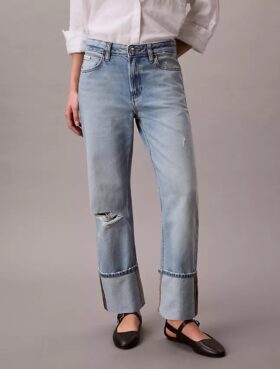Jeans comodi con risvolto largo