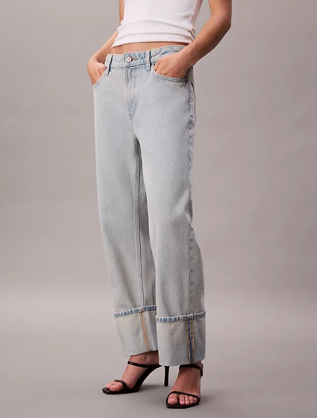Jeans comodi con risvolto largo Jeans comodi con risvolto largo