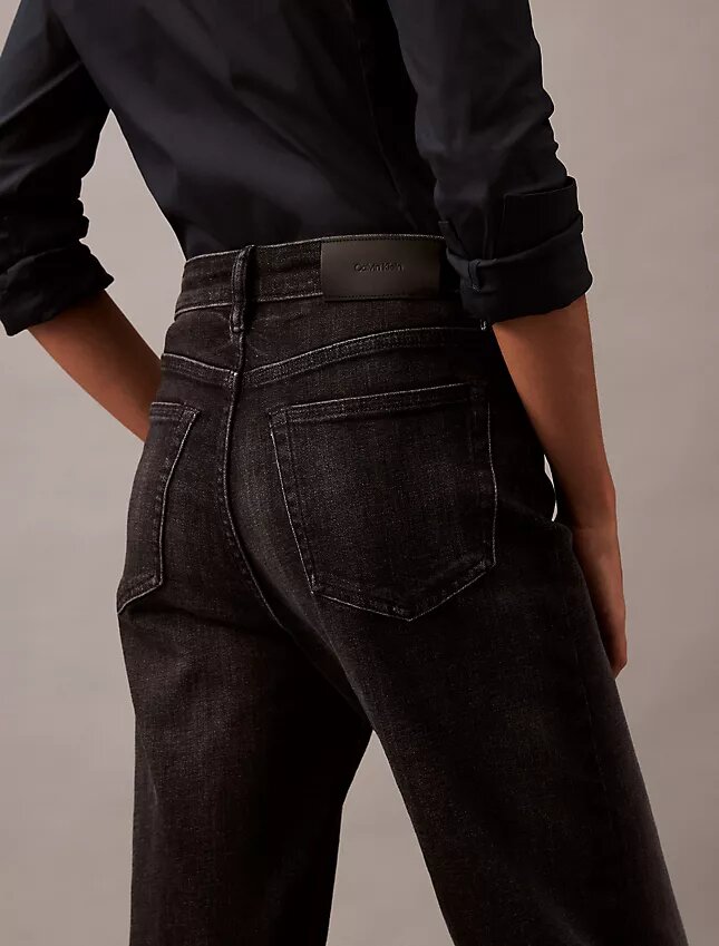 Jeans in cotone e cashmere dal taglio morbido Jeans in cotone e cashmere dal taglio morbido