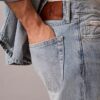 Jeans leggeri a taglio dritto standard Jeans leggeri a taglio dritto standard