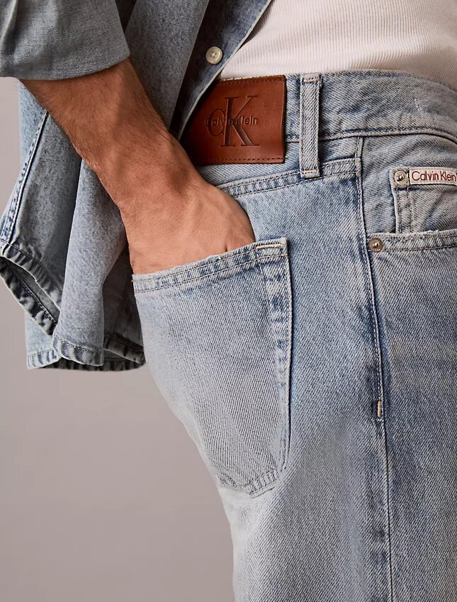 Jeans leggeri a taglio dritto standard Jeans leggeri a taglio dritto standard
