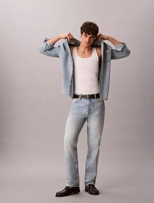 Jeans leggeri a taglio dritto standard Jeans leggeri a taglio dritto standard
