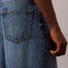 Jeans leggerissimi dal taglio estremamente ampio