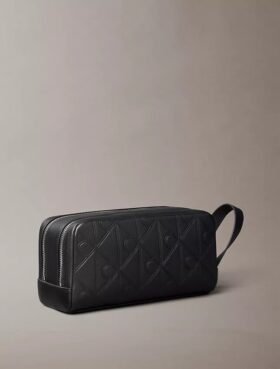 Kit da toilette con logo in rilievo