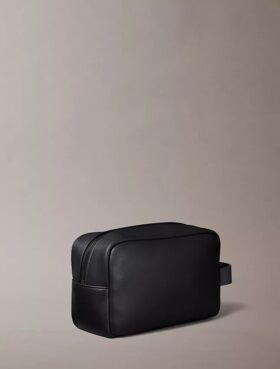 Kit da toilette Monologo goffrato