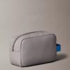 Kit da toilette Monologo goffrato Kit da toilette Monologo goffrato